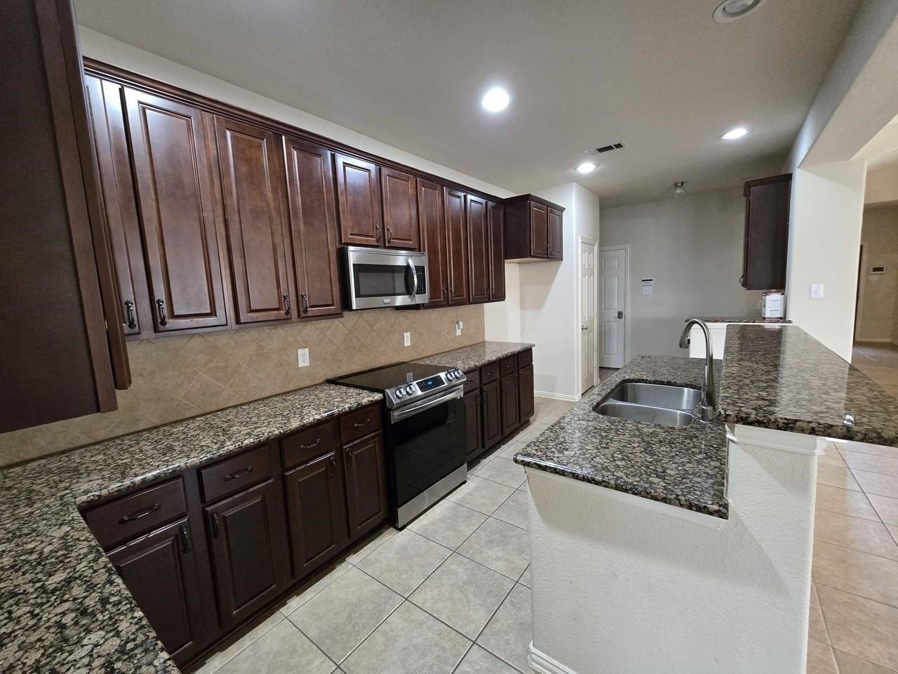 213 Willet Ct - Photo 4 of 16