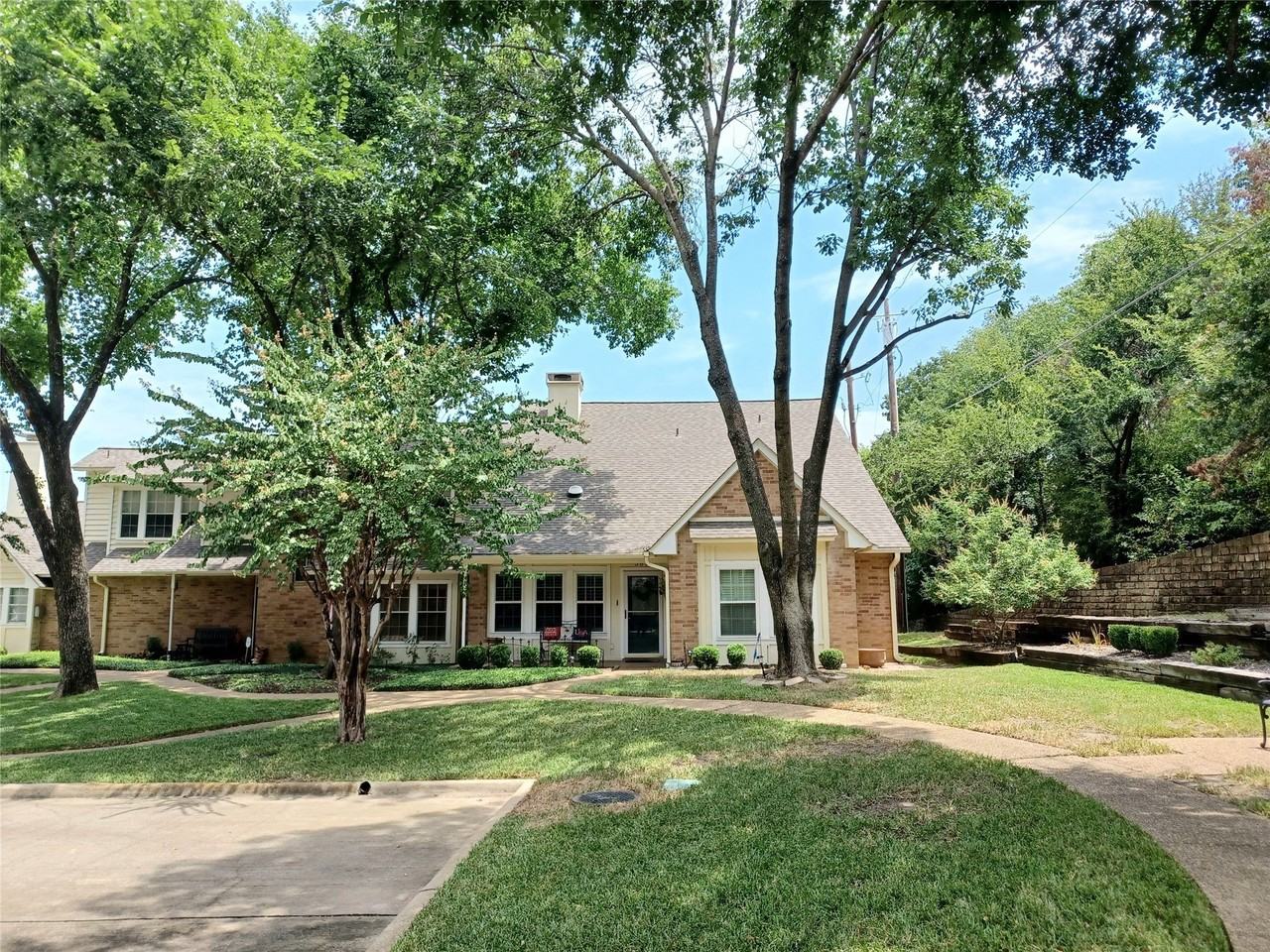 3611 Soft Wind Ct - Photo 4 of 31