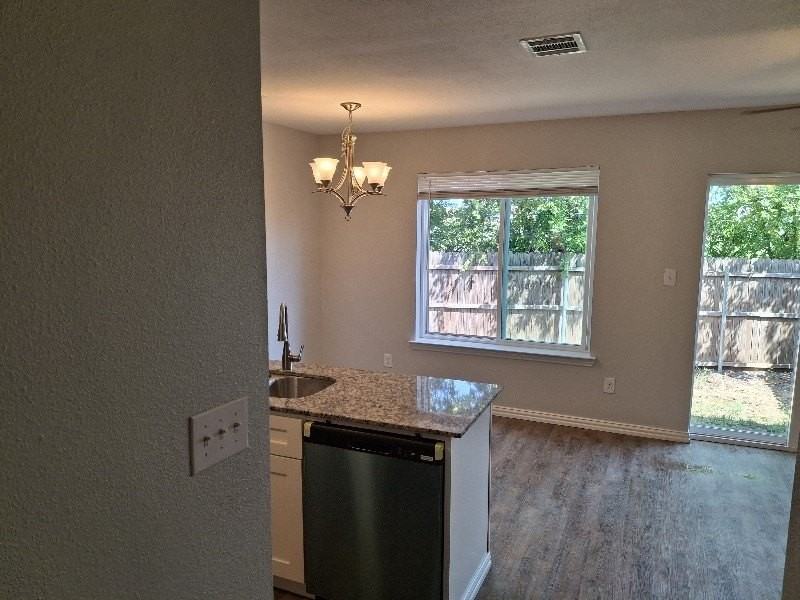 4504 Alamosa St - Photo 4 of 21