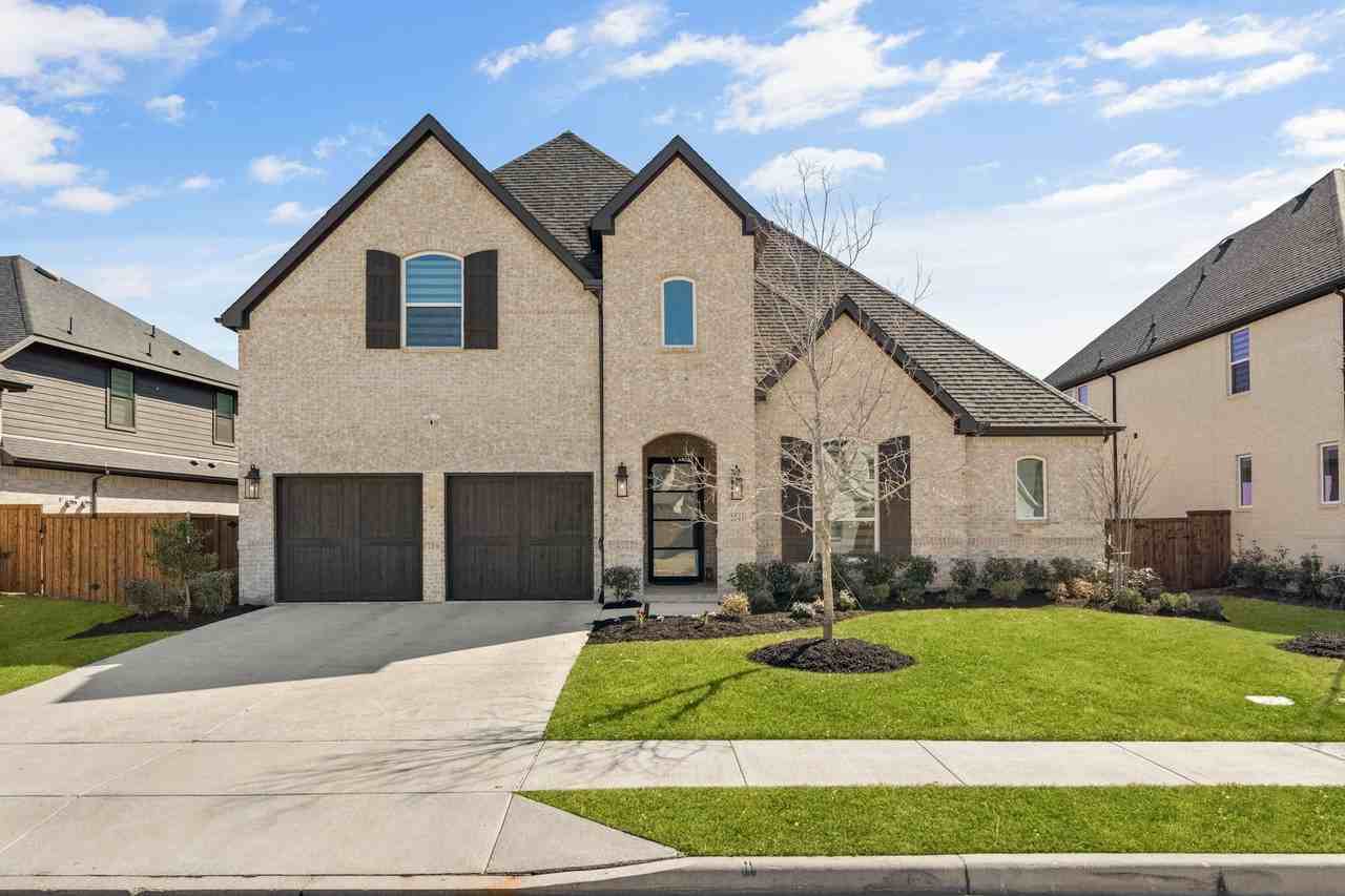 2541 Forestbrook Dr