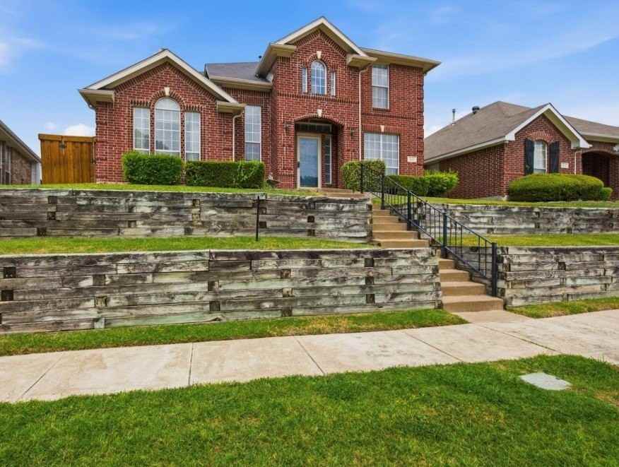 1509 Blair Dr - Photo 2 of 33