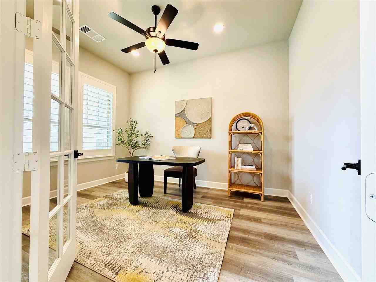 3417 Rosebud Park Ln - Photo 5 of 32