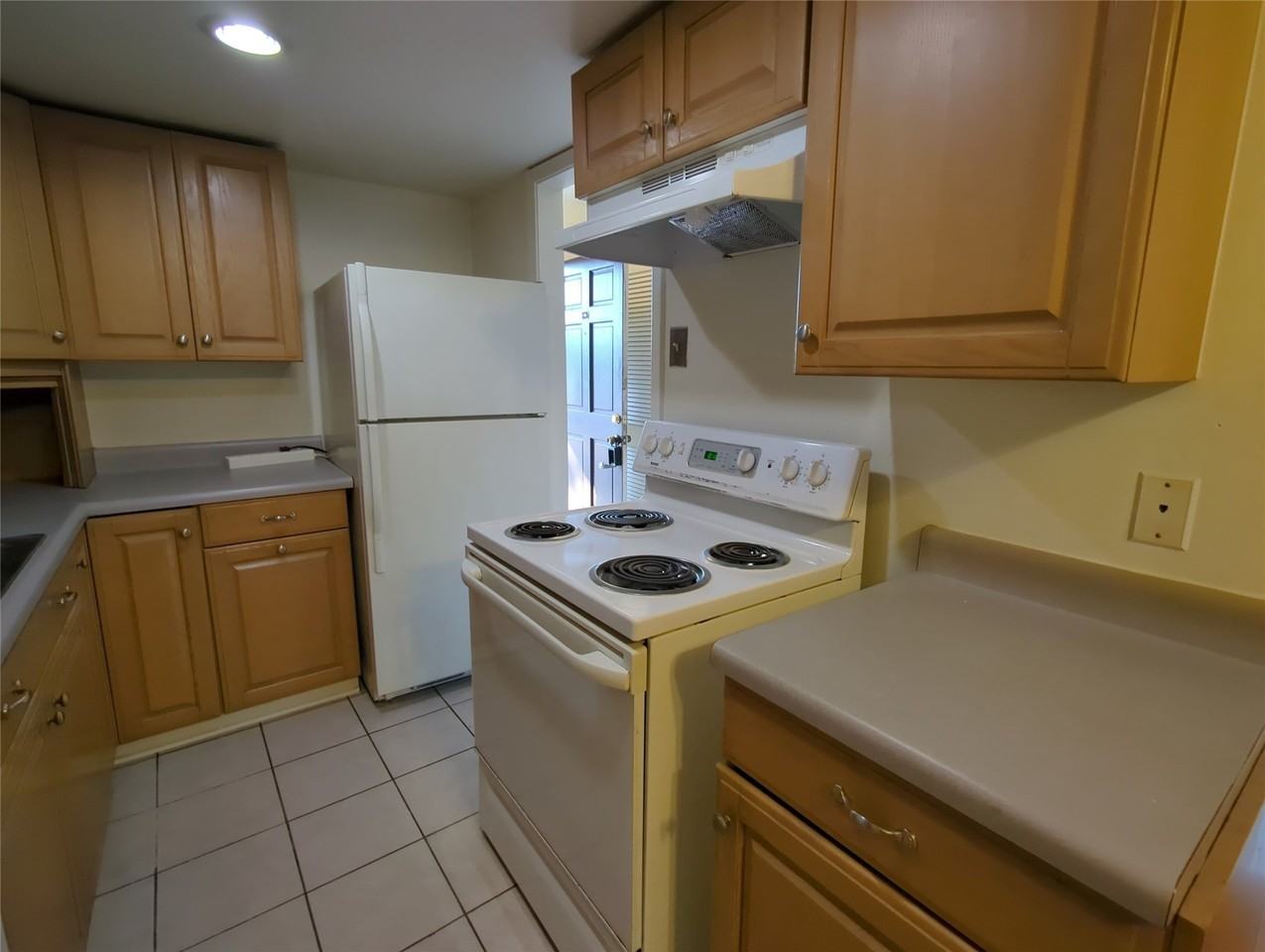 5730 Martel Ave #108 - Photo 7 of 18