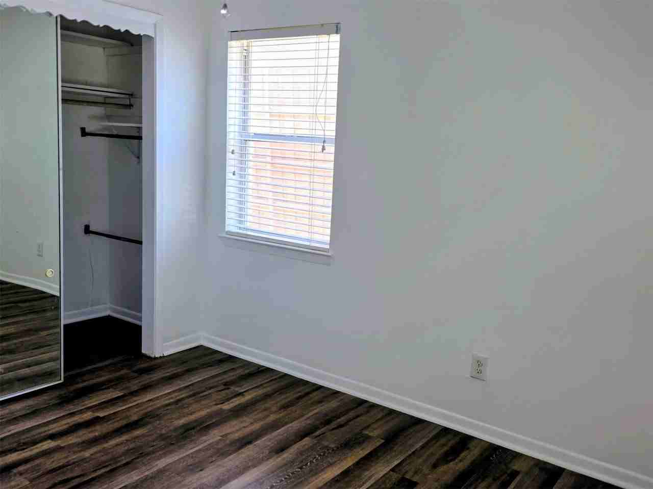 714 Timberlake Cir - Photo 5 of 39