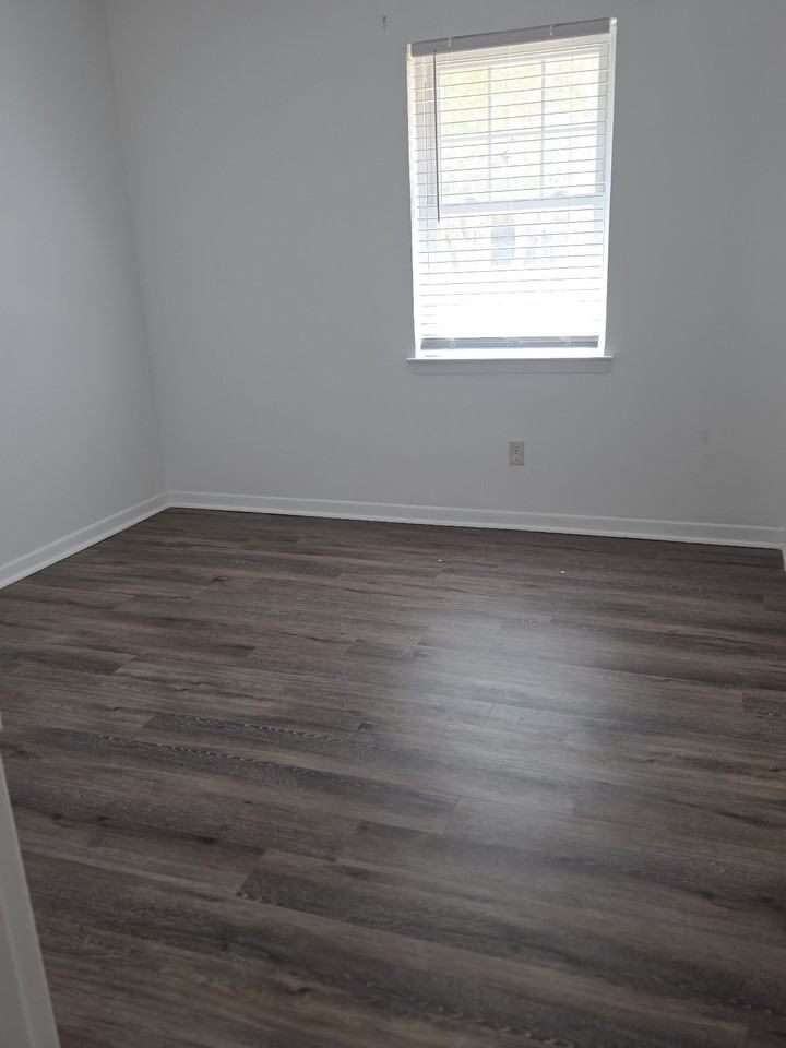 714 Timberlake Cir - Photo 7 of 39