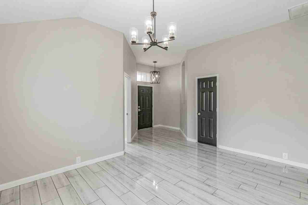 1211 Marshall Dr - Photo 4 of 21