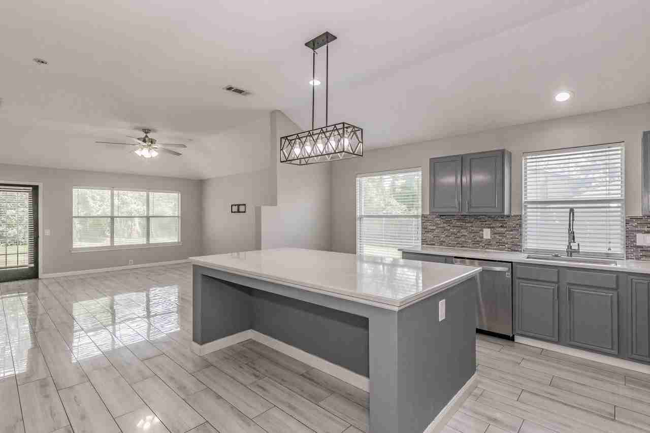 1211 Marshall Dr - Photo 6 of 21