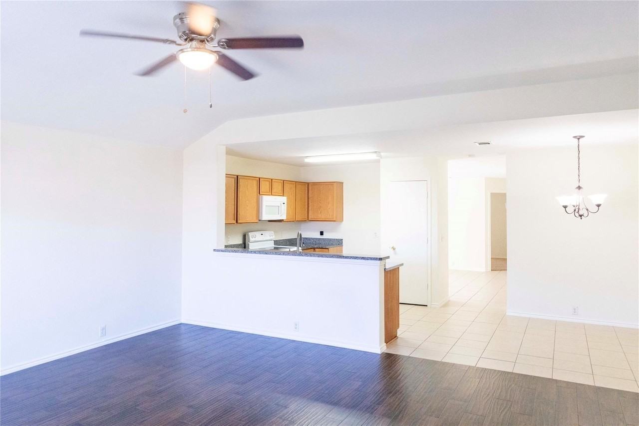 8929 Sagebrush Trl - Photo 2 of 16