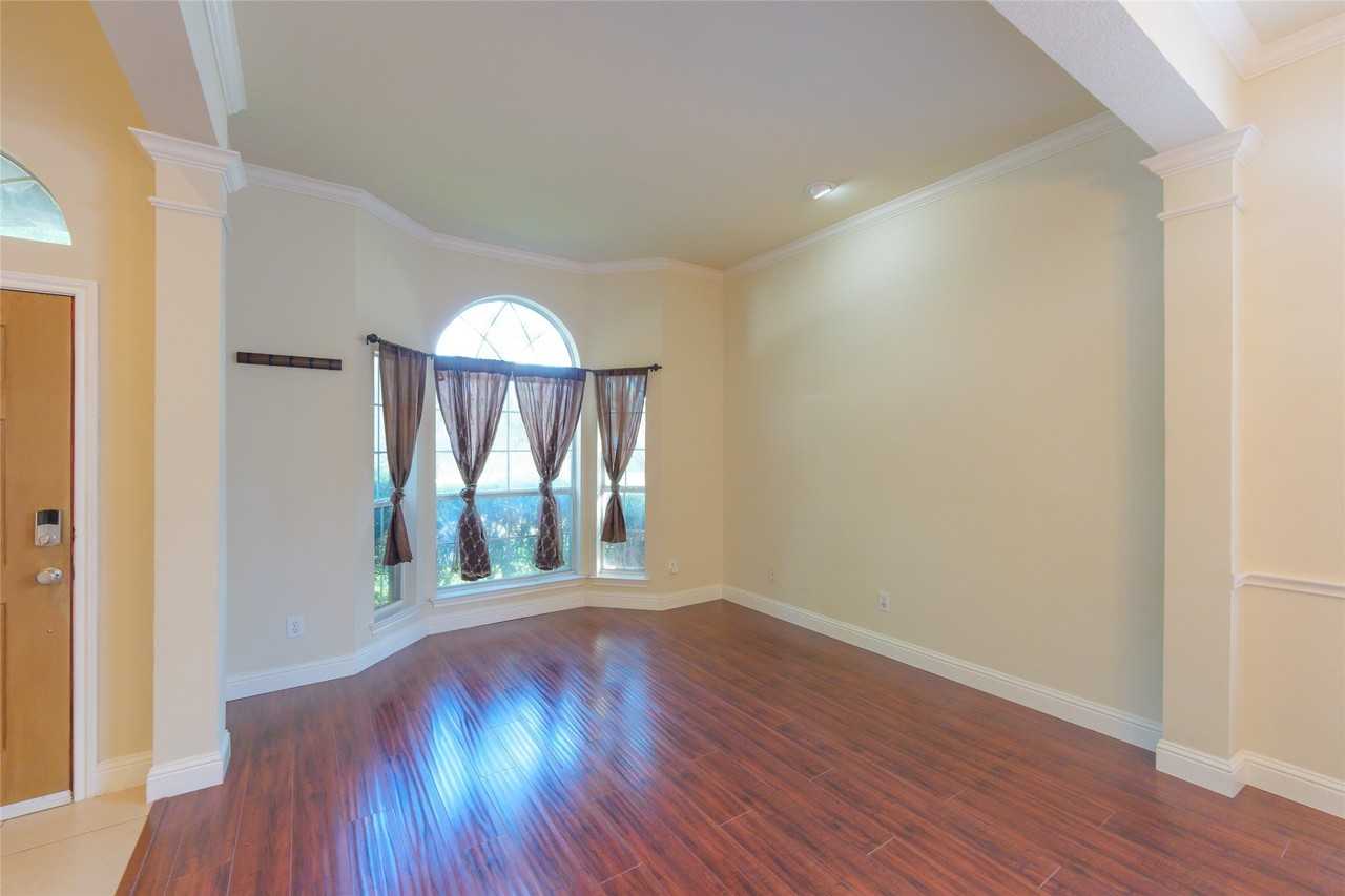 4821 Frost Hollow Dr - Photo 5 of 38