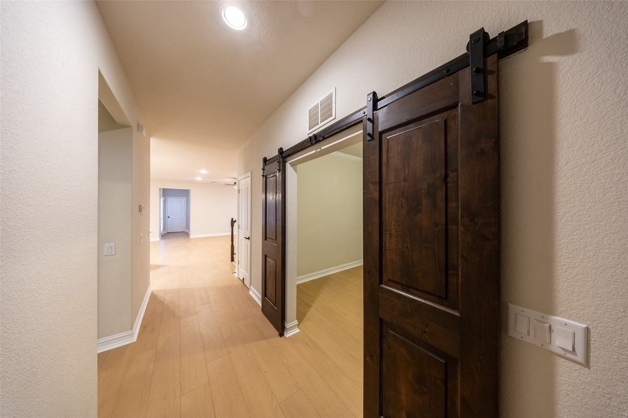 830 Birdie Dr - Photo 4 of 36