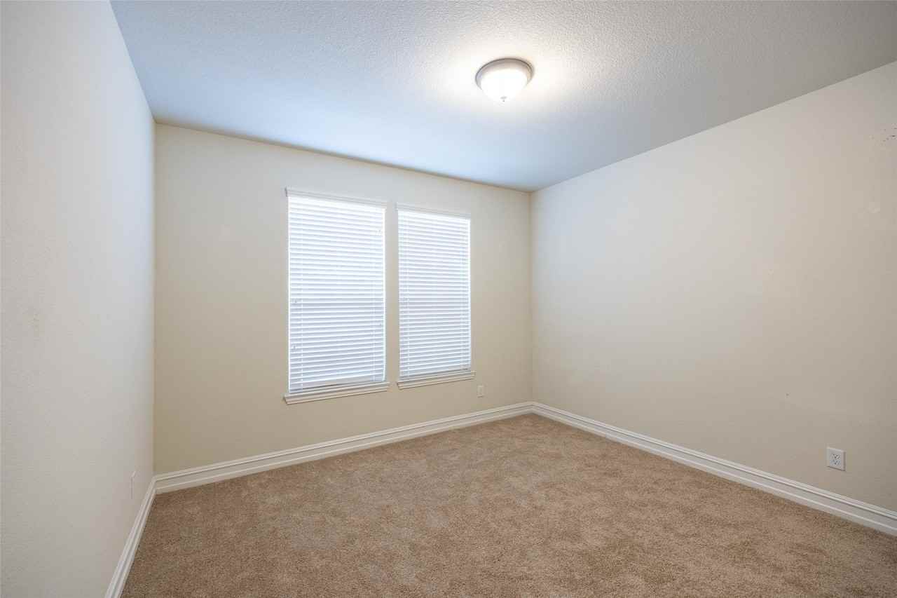 830 Birdie Dr - Photo 6 of 36