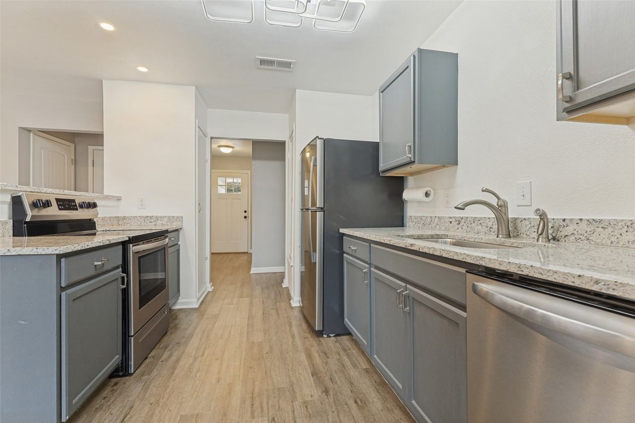524 Cole Ave - Photo 4 of 13