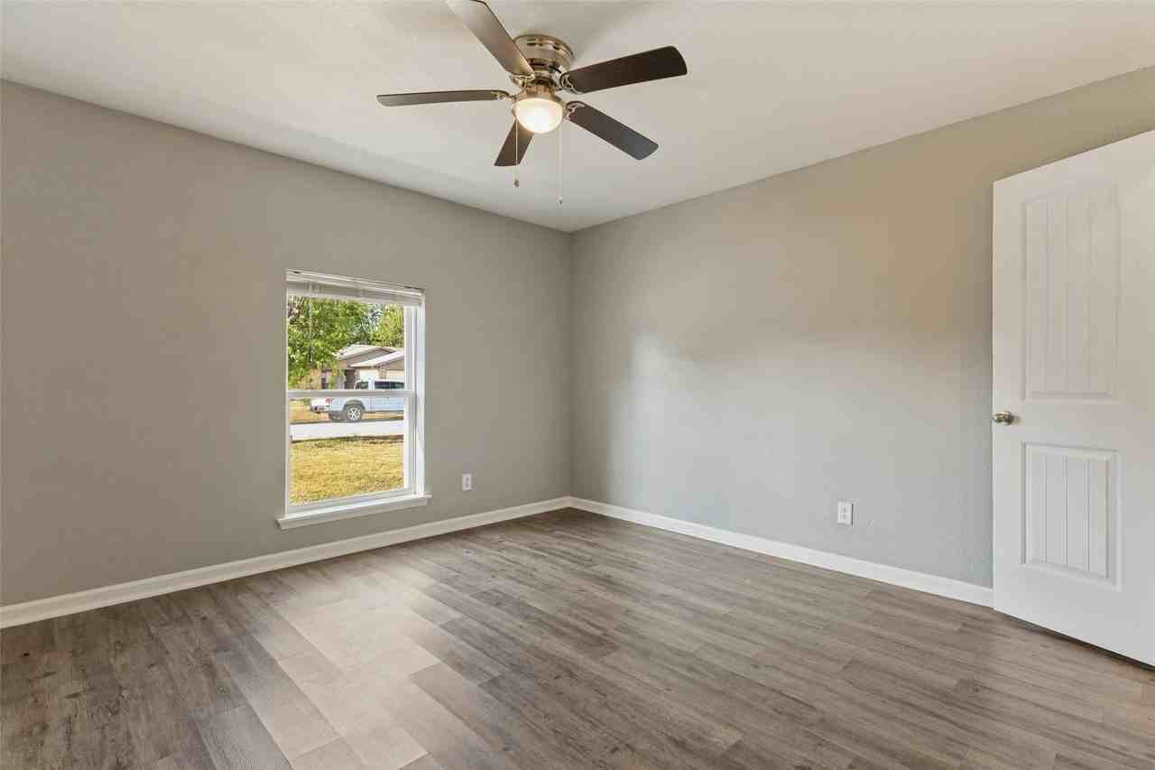 524 Cole Ave - Photo 7 of 13