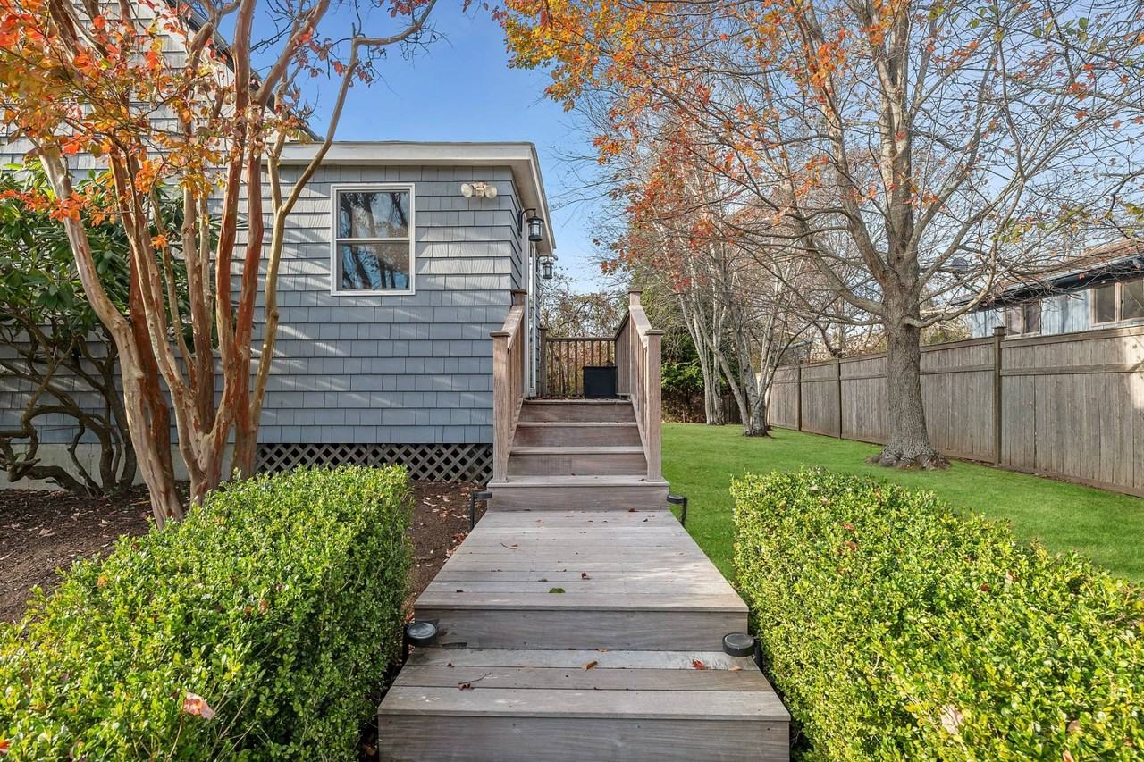 144 Greenwich St - Photo 3 of 21