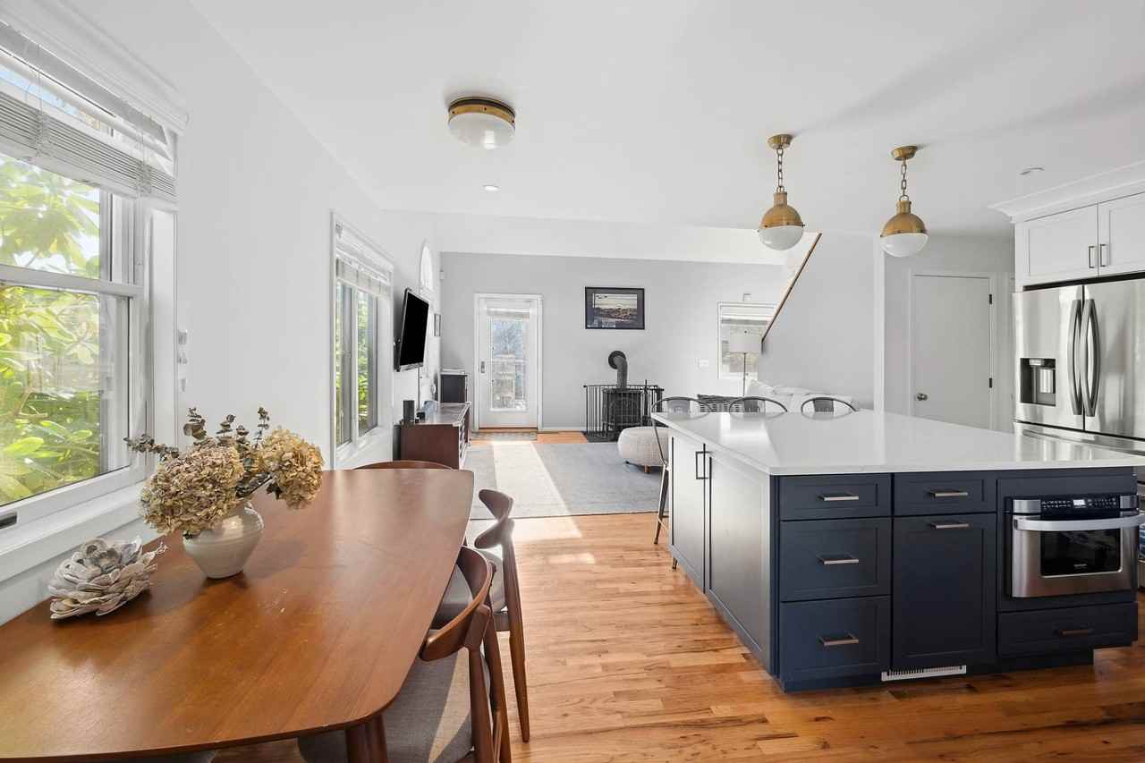 144 Greenwich St - Photo 6 of 21
