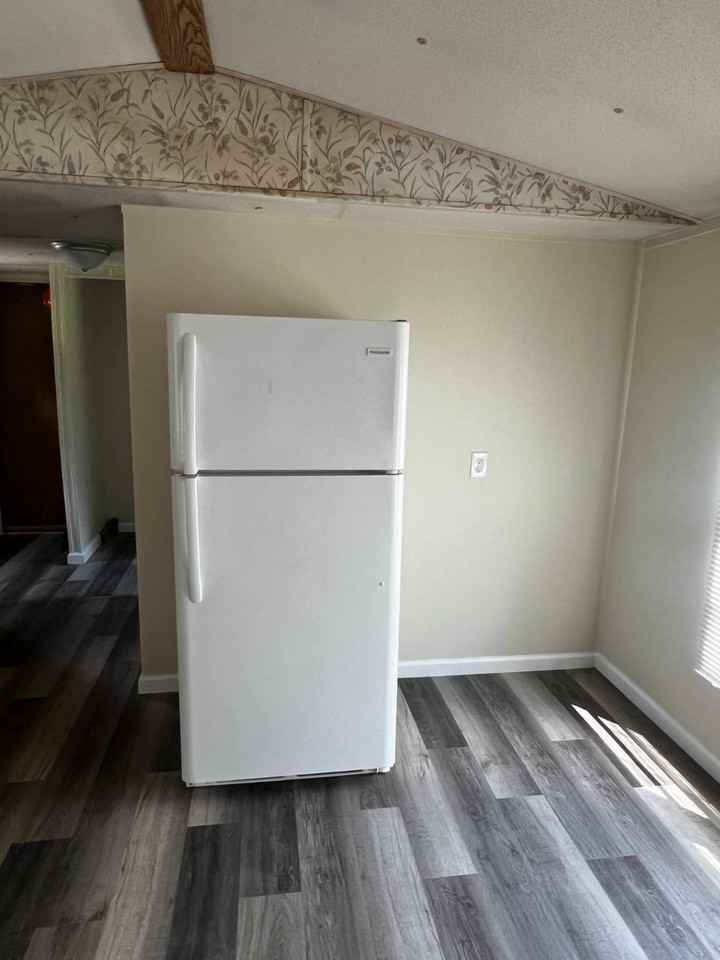 1027 Aaron Ln - Photo 5 of 16