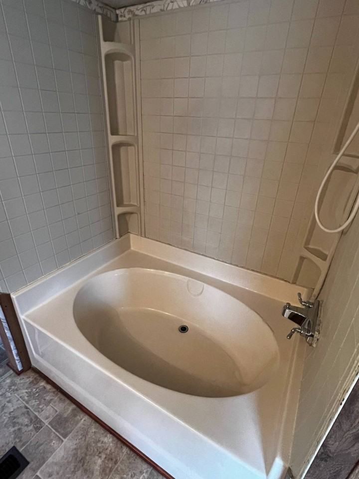 1027 Aaron Ln - Photo 7 of 16