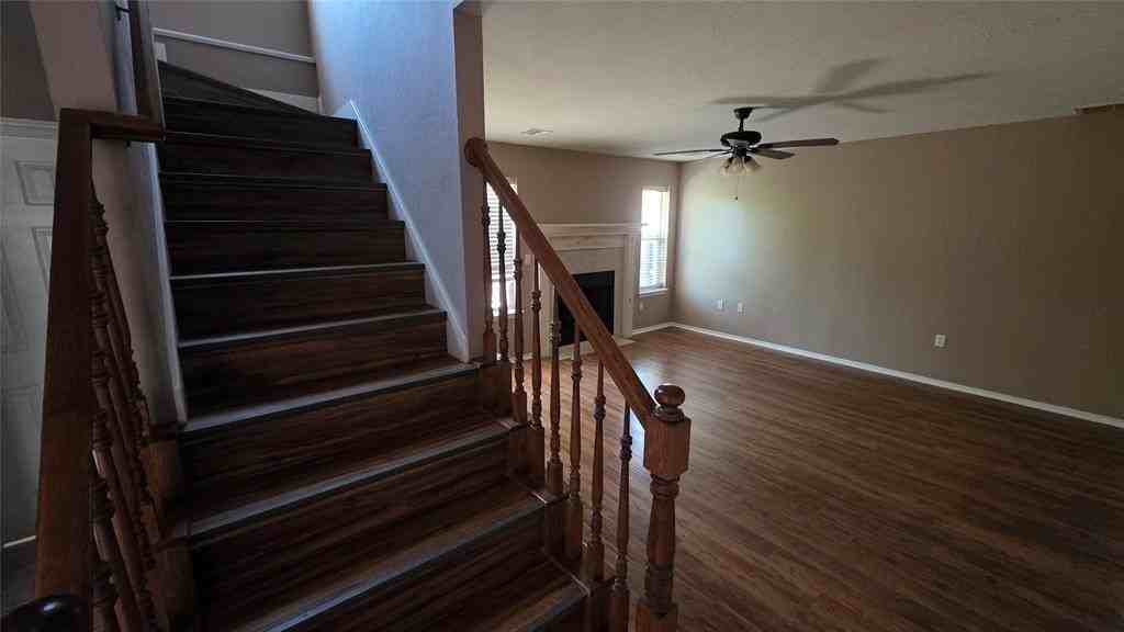 847 Rambling Oaks Dr - Photo 6 of 33