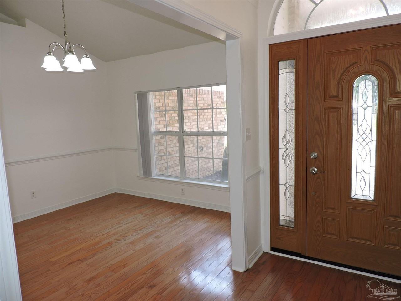 6340 Summer Lakes Ln - Photo 4 of 44