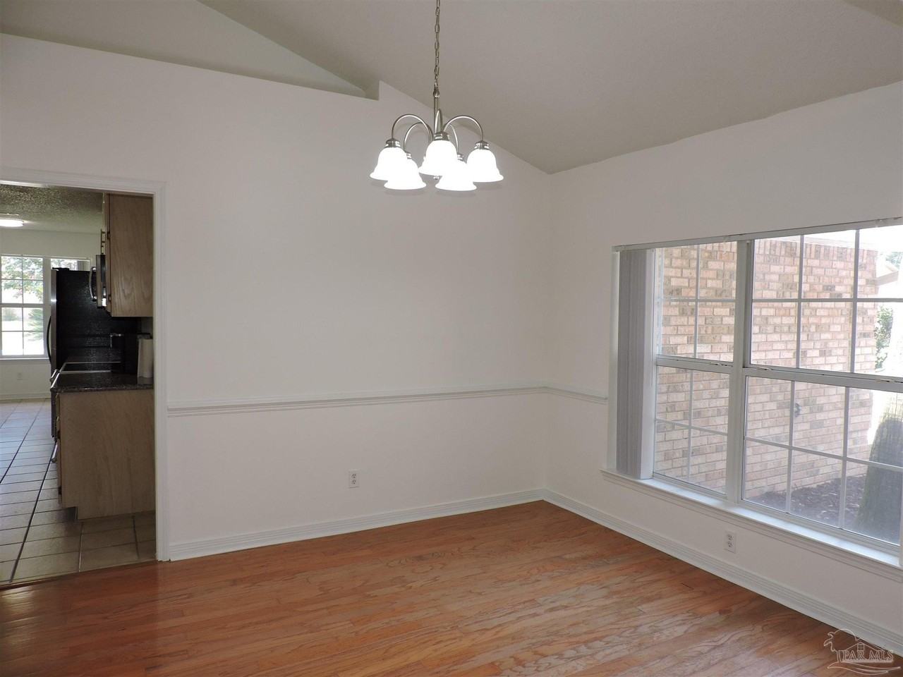 6340 Summer Lakes Ln - Photo 5 of 44