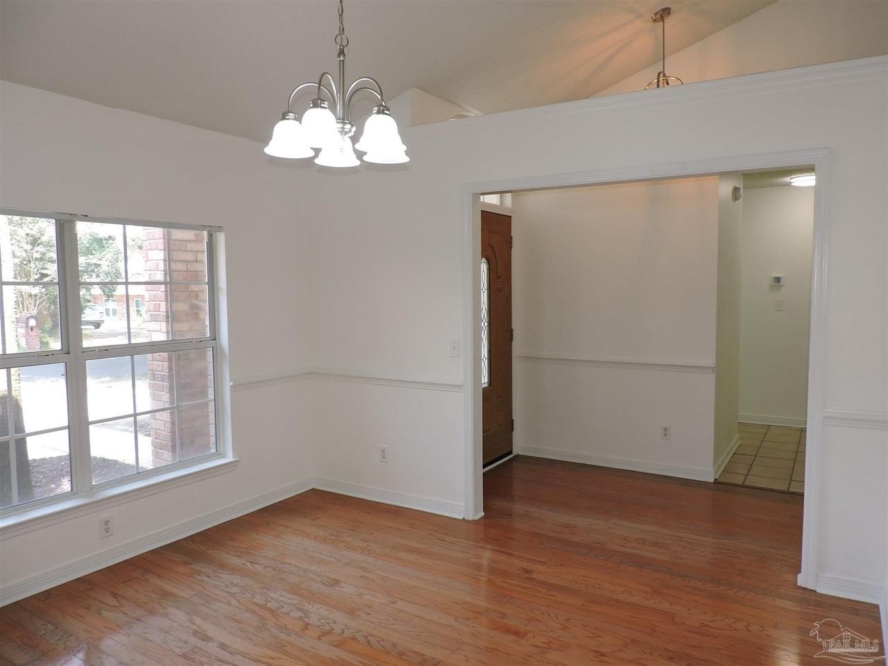 6340 Summer Lakes Ln - Photo 6 of 44