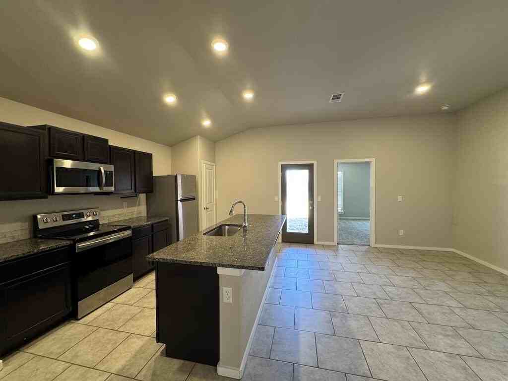 6812 Pioneer Rd - Photo 6 of 18