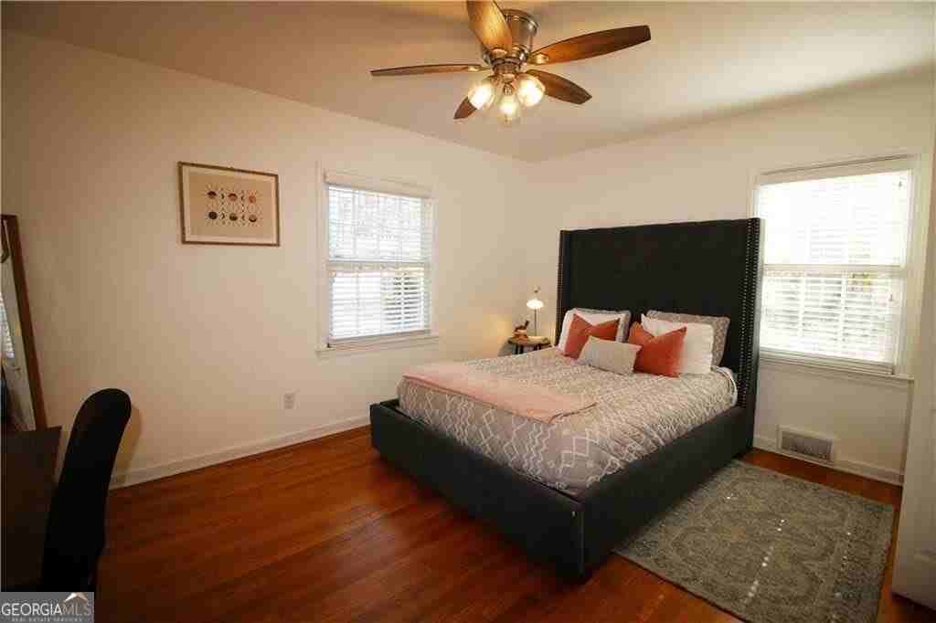 1875 Brewer Blvd Sw - Photo 4 of 9
