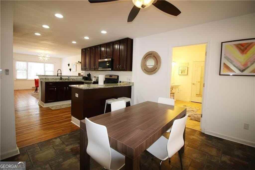 1875 Brewer Blvd Sw - Photo 5 of 9