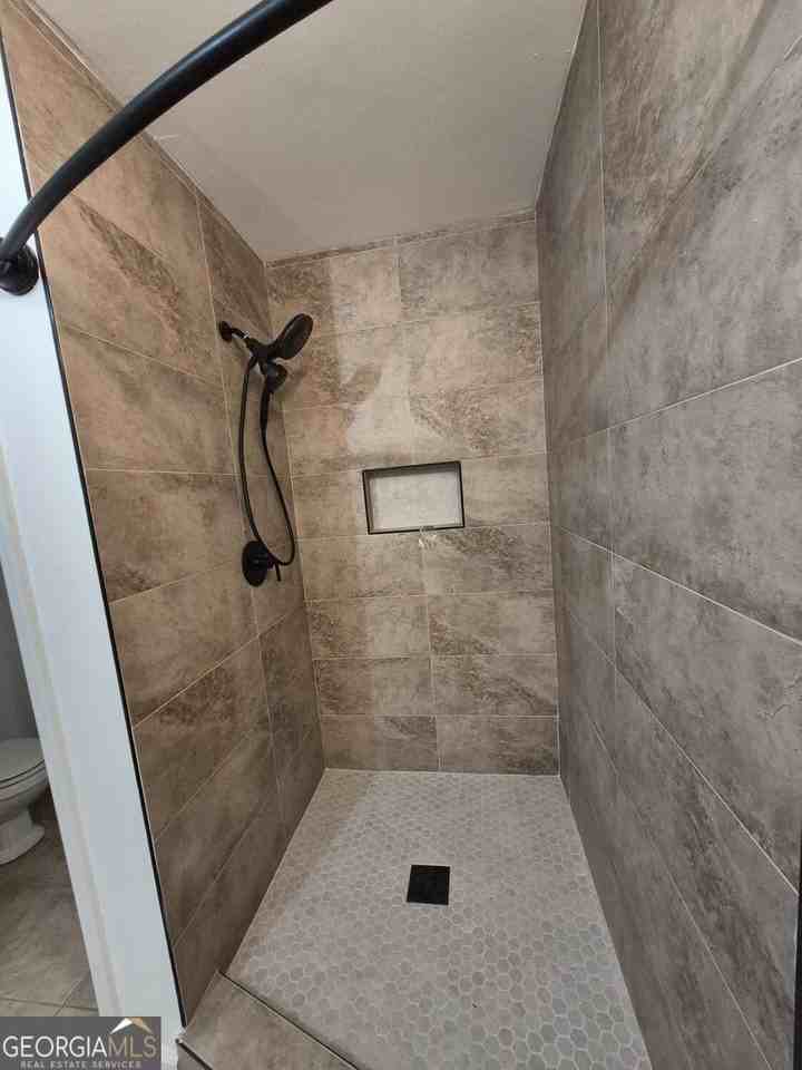 1875 Brewer Blvd Sw - Photo 6 of 9