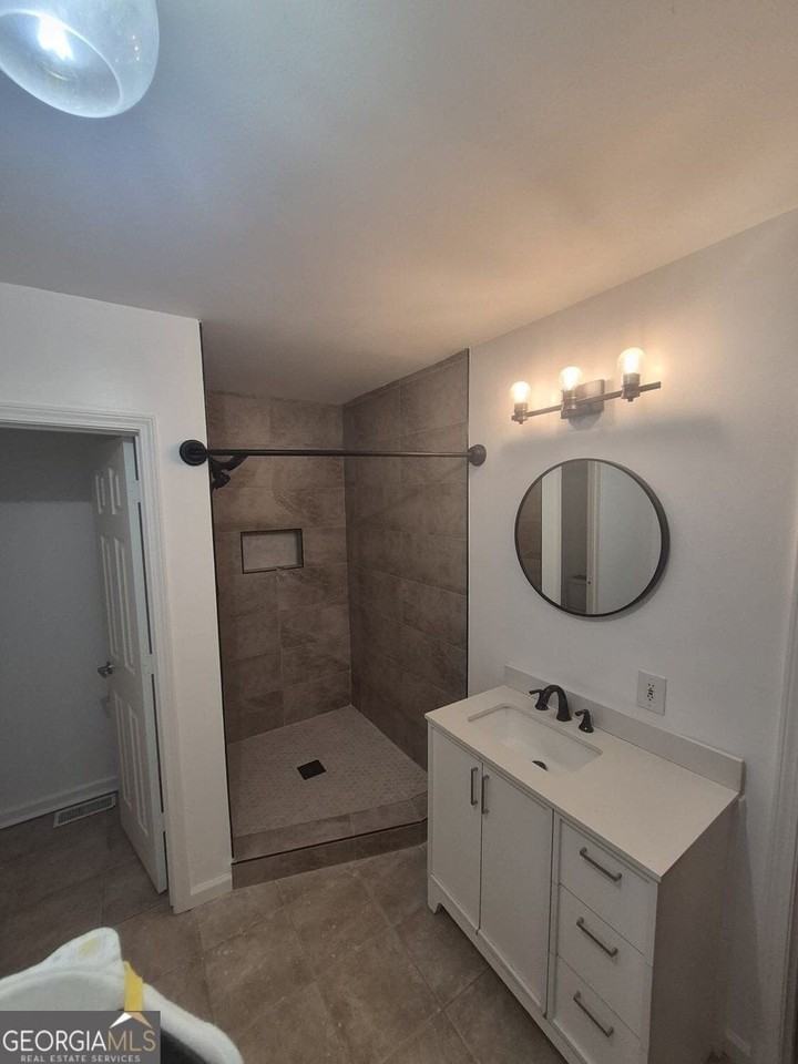 1875 Brewer Blvd Sw - Photo 7 of 9