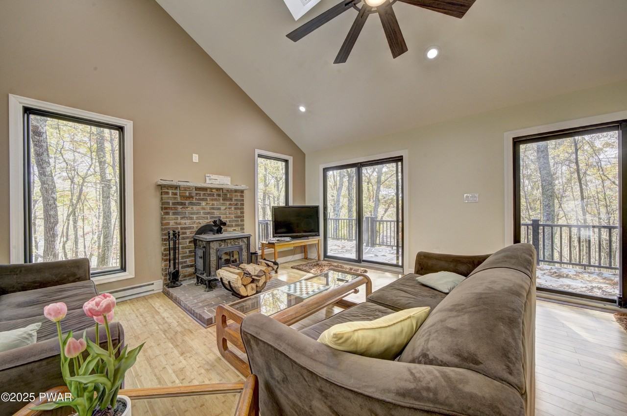113 Acorn Ct - Photo 6 of 35