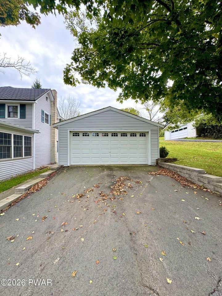 475 Grove St - Photo 3 of 21