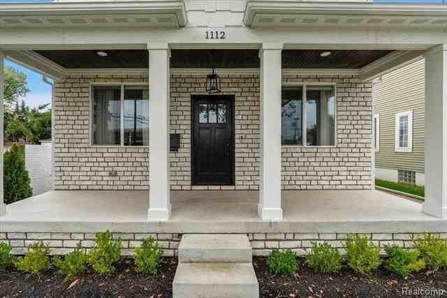 1112 Bennaville Ave - Photo 4 of 50