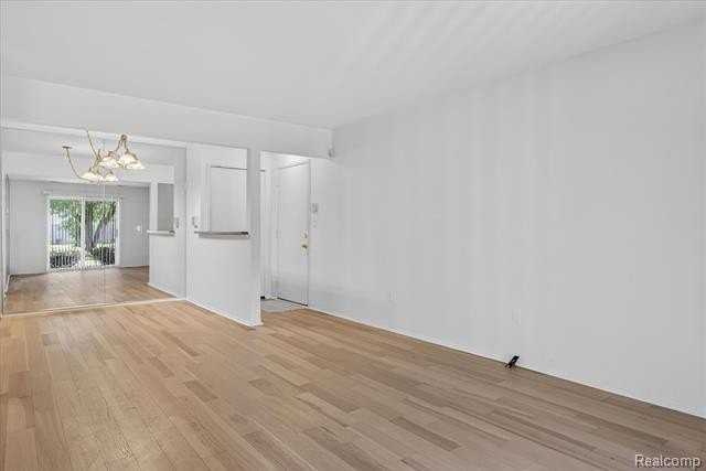 2037 E Franklin Dr - Photo 3 of 18
