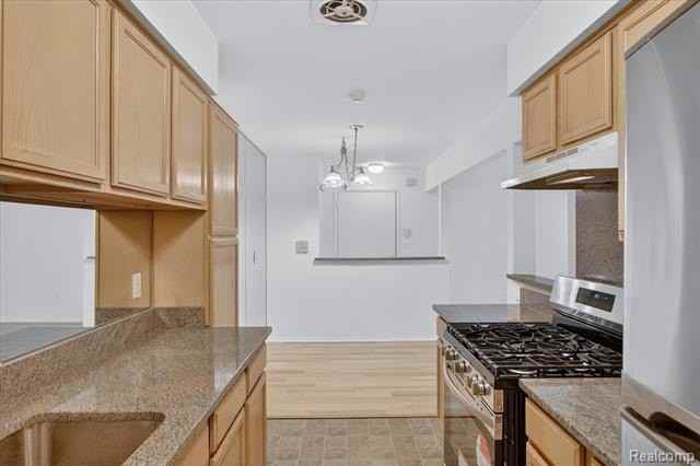 2037 E Franklin Dr - Photo 7 of 18