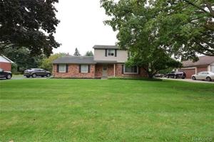 featured image of 2301 Walnut Lake Rd