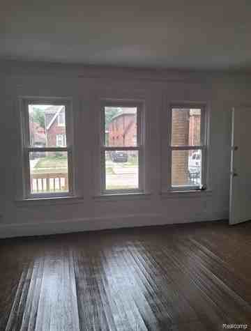 4815 Cortland St #1 - Photo 3 of 10