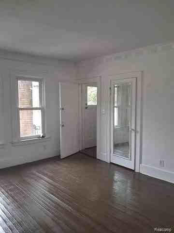 4815 Cortland St #1 - Photo 4 of 10