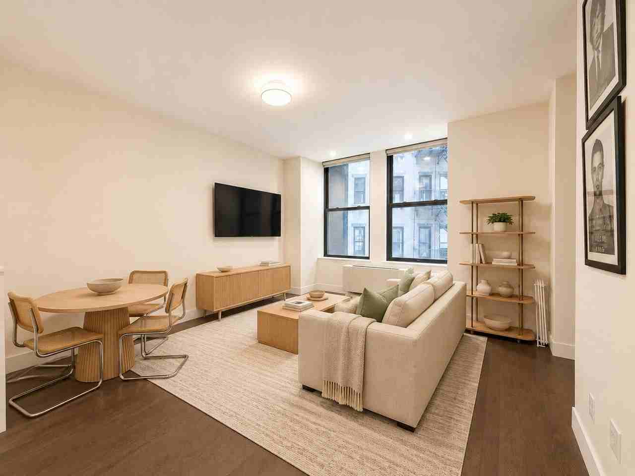 25 Broad St - Photo 3 of 10
