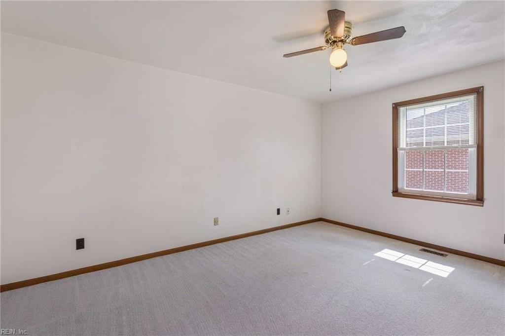 512 Winwood Dr - Photo 6 of 10