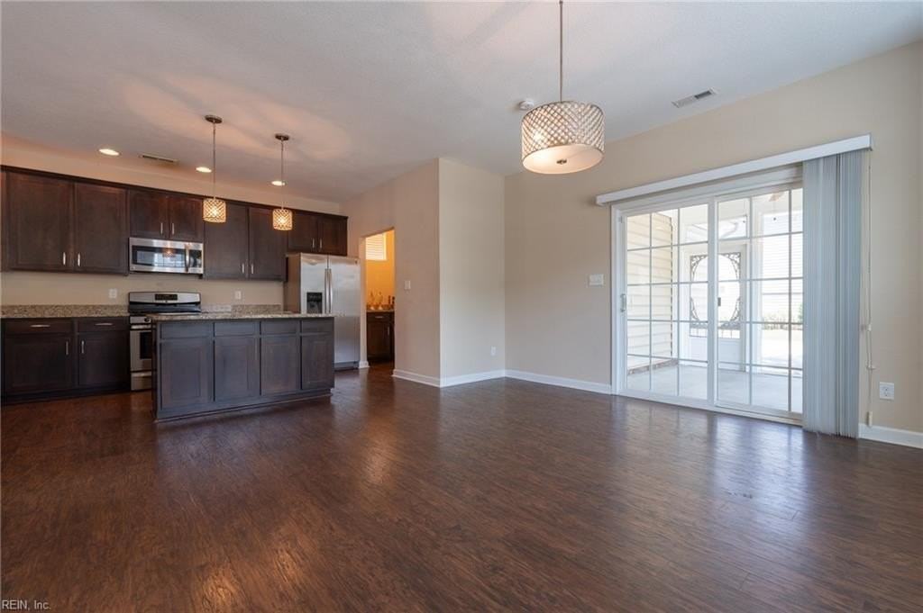 302 Milton Ct - Photo 4 of 50