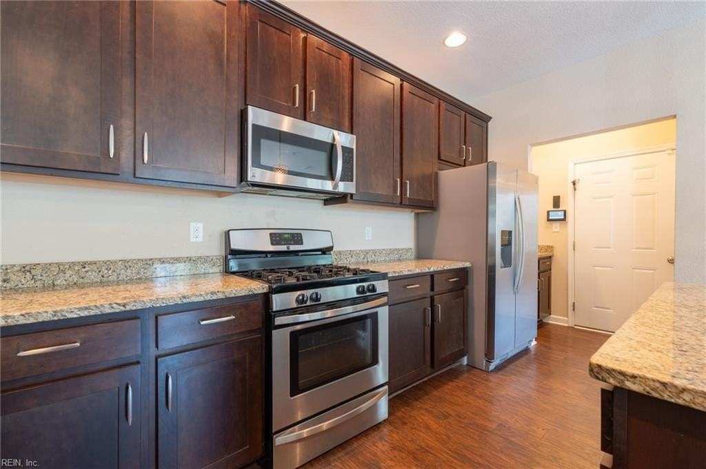 302 Milton Ct - Photo 6 of 50