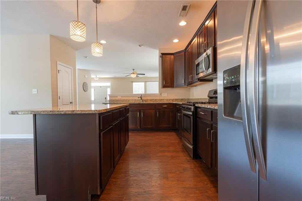 302 Milton Ct - Photo 7 of 50