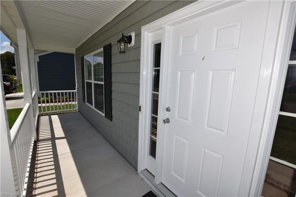 1323 Ferry Point Rd - Photo 3 of 44
