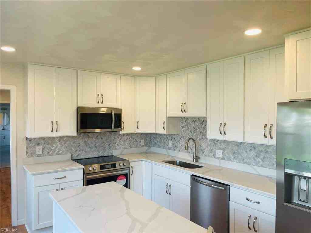 2229 Rock Creek Dr - Photo 7 of 23