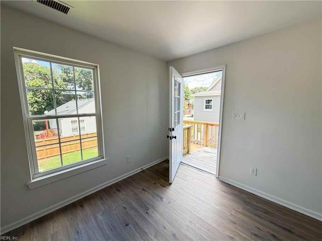 802 Decatur St - Photo 2 of 17