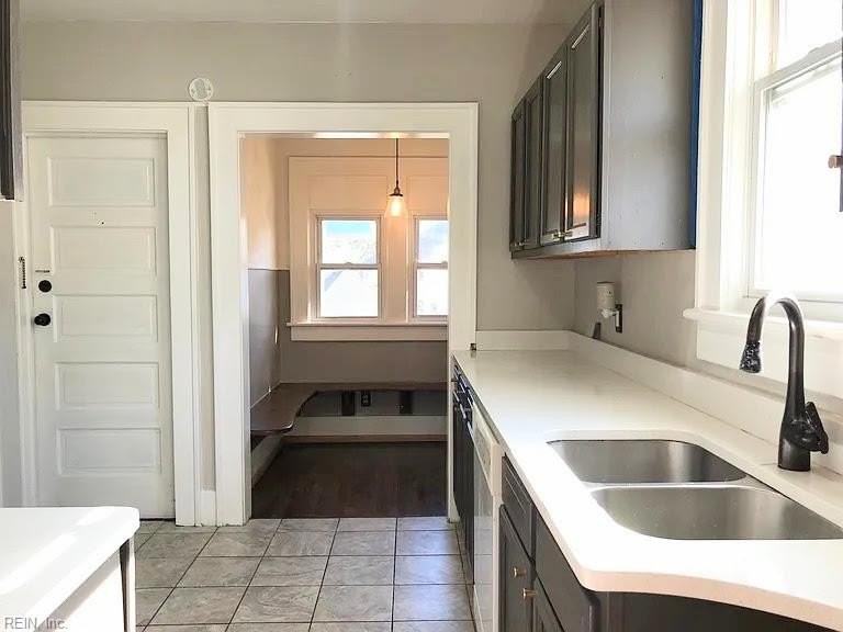 1623 Lafayette Blvd - Photo 6 of 13