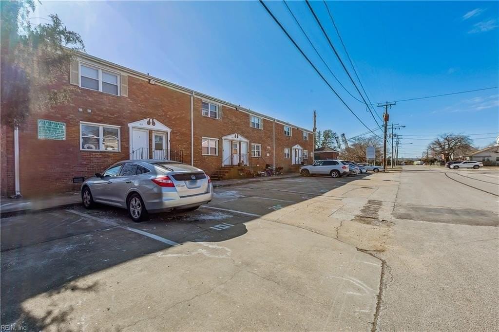 1315 Little Bay Ave - Photo 2 of 8