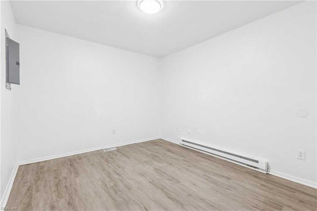 1315 Little Bay Ave - Photo 7 of 8