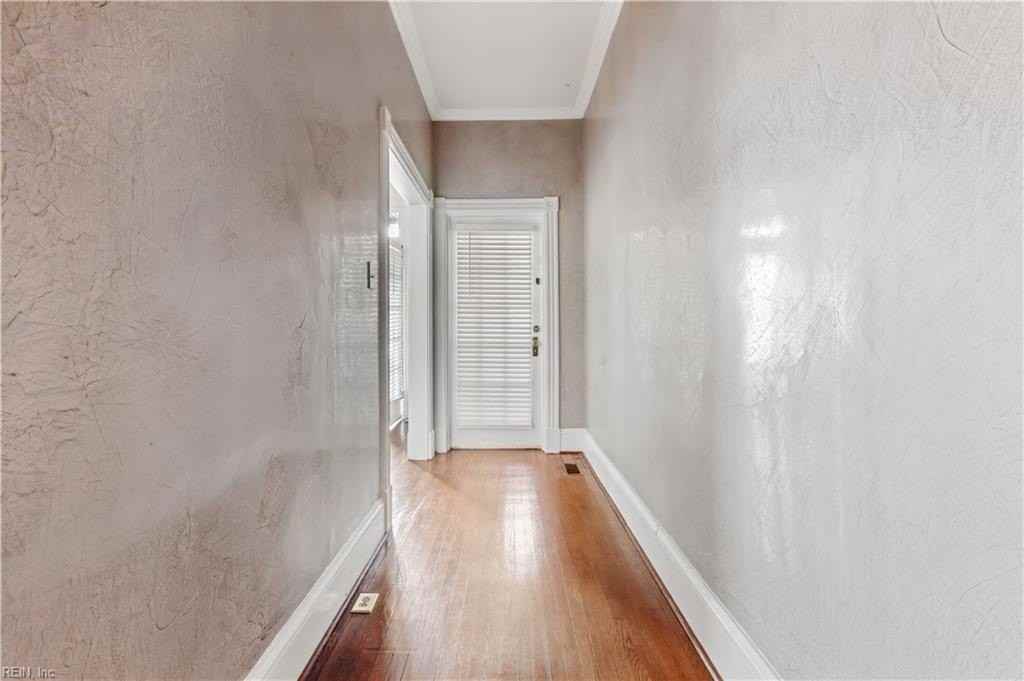 437 Dinwiddie St #A - Photo 3 of 29